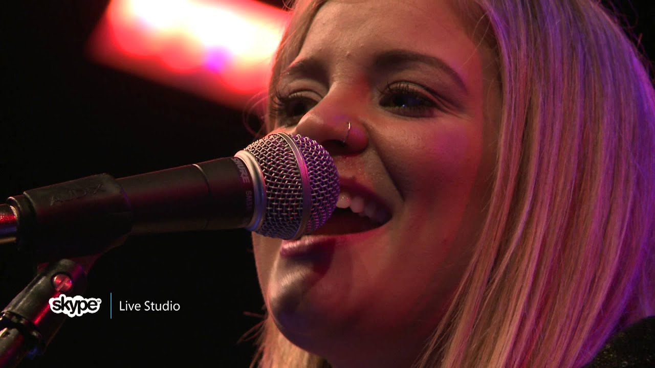 Lauren Alaina - Pop Medley (98.7 THE BULL)