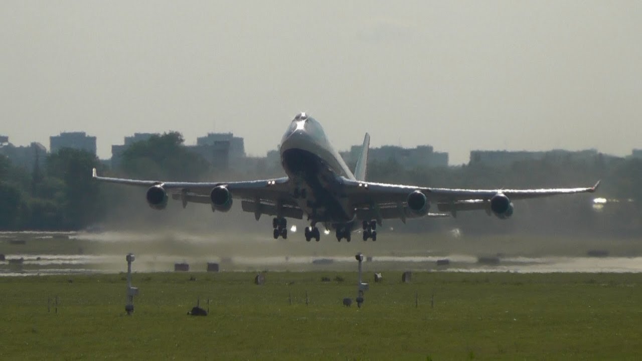 Transaero 747 takeoff from runway 29 after emergency landing at Warsaw Chopin Airport