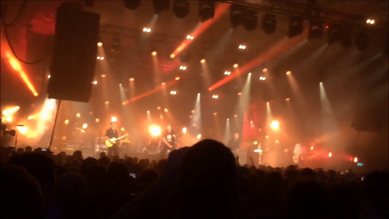 Midnight Oil - THE SAINTS - Know your Product Rockhampton 2017
