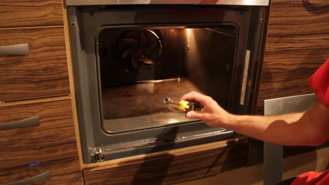 Life Hacks #10: How to clean a dirty oven effectively without harsh chemicals