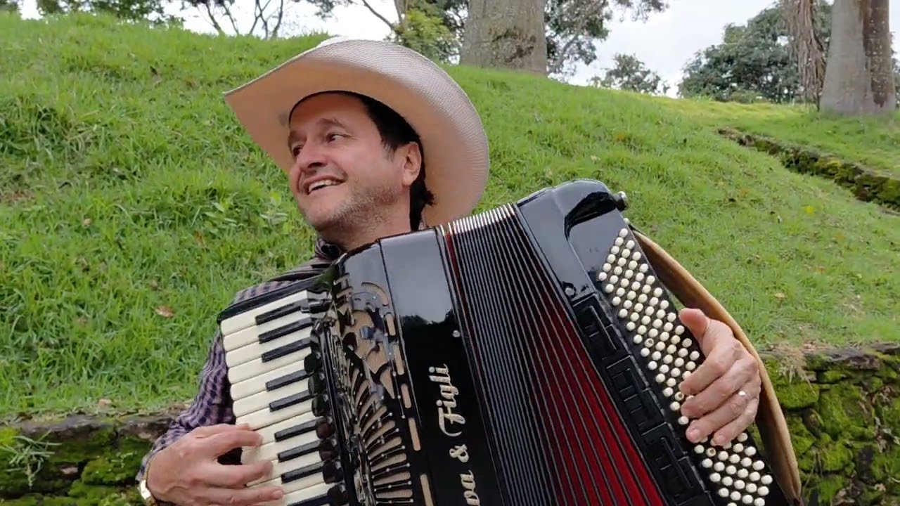 Xodozinho sanfonando/ Bucha Véia  Autoral
