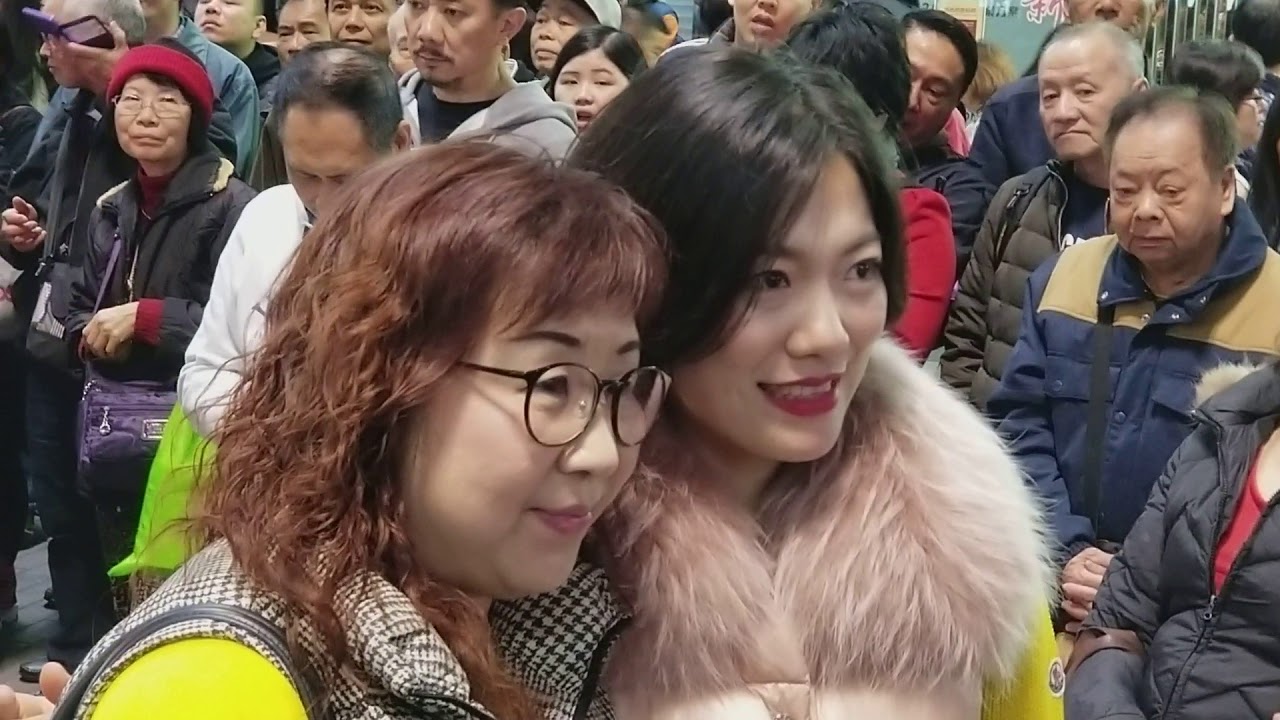 旺角羅文18/2/17 (21：15) 狗年大年初二  小龍女龙婷 何日君再來 又見炊煙  高山青 Stacey Long