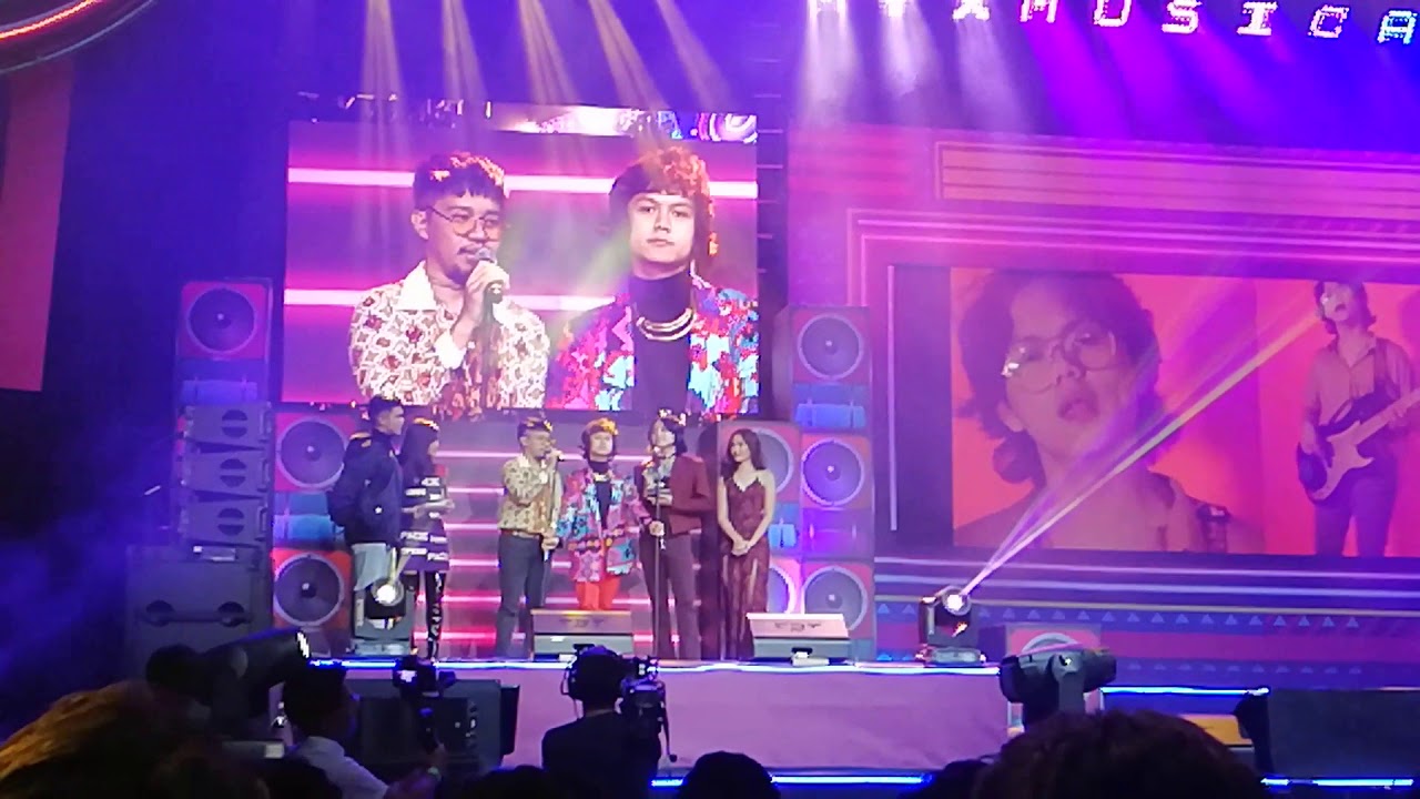 MYX Music Awards 2018 Artist of the Year Award goes to IV OF SPADES!!! ❤