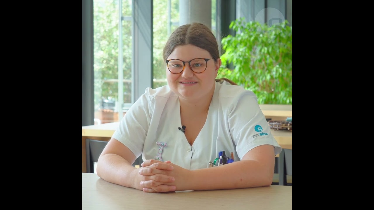 Célia, apprentie ASSC à la CRR.