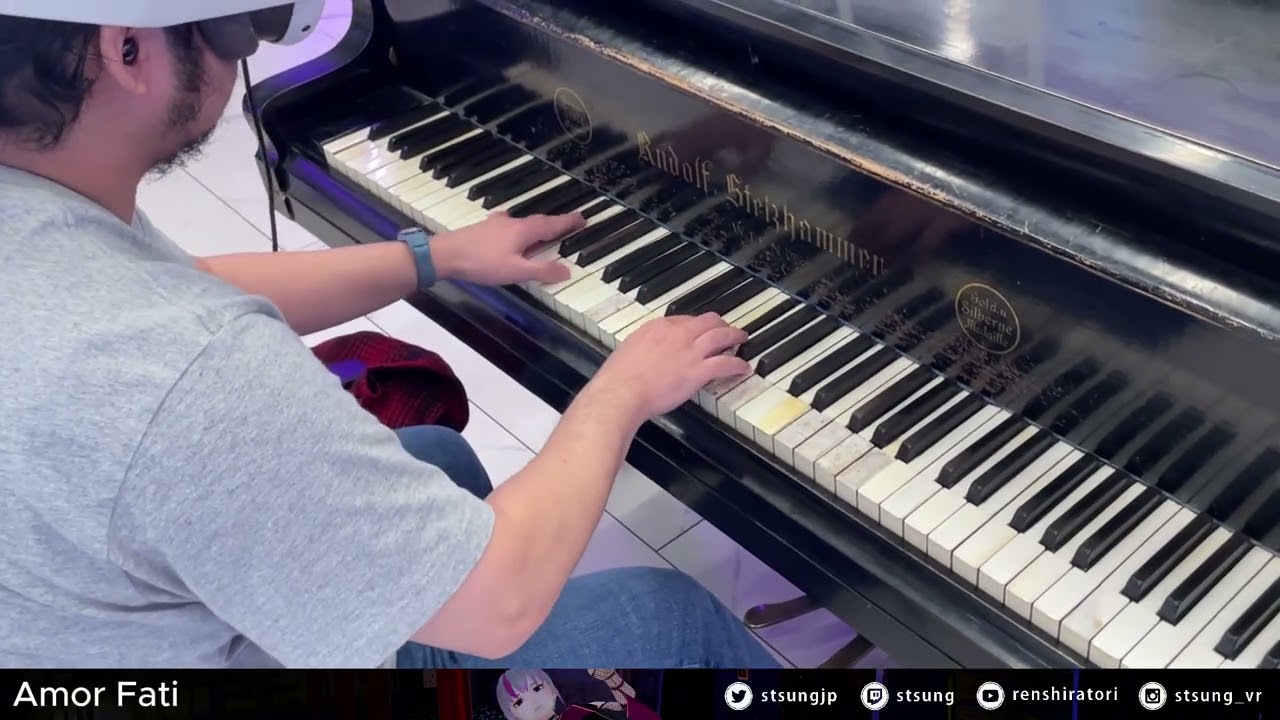 Amor Fati played on a public piano at Maj