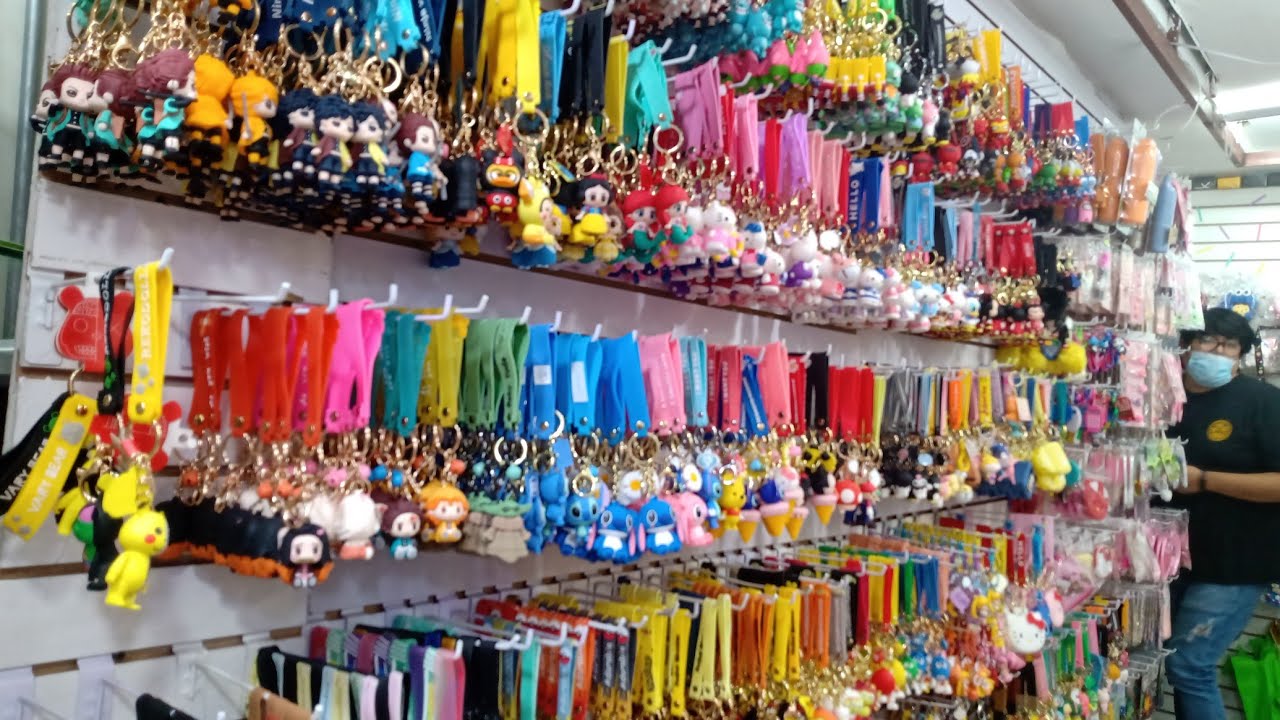Recorrido Hermosa Tienda Súper Económica de Bisutería, Llaveros Monederos 😍 (Apartadó)