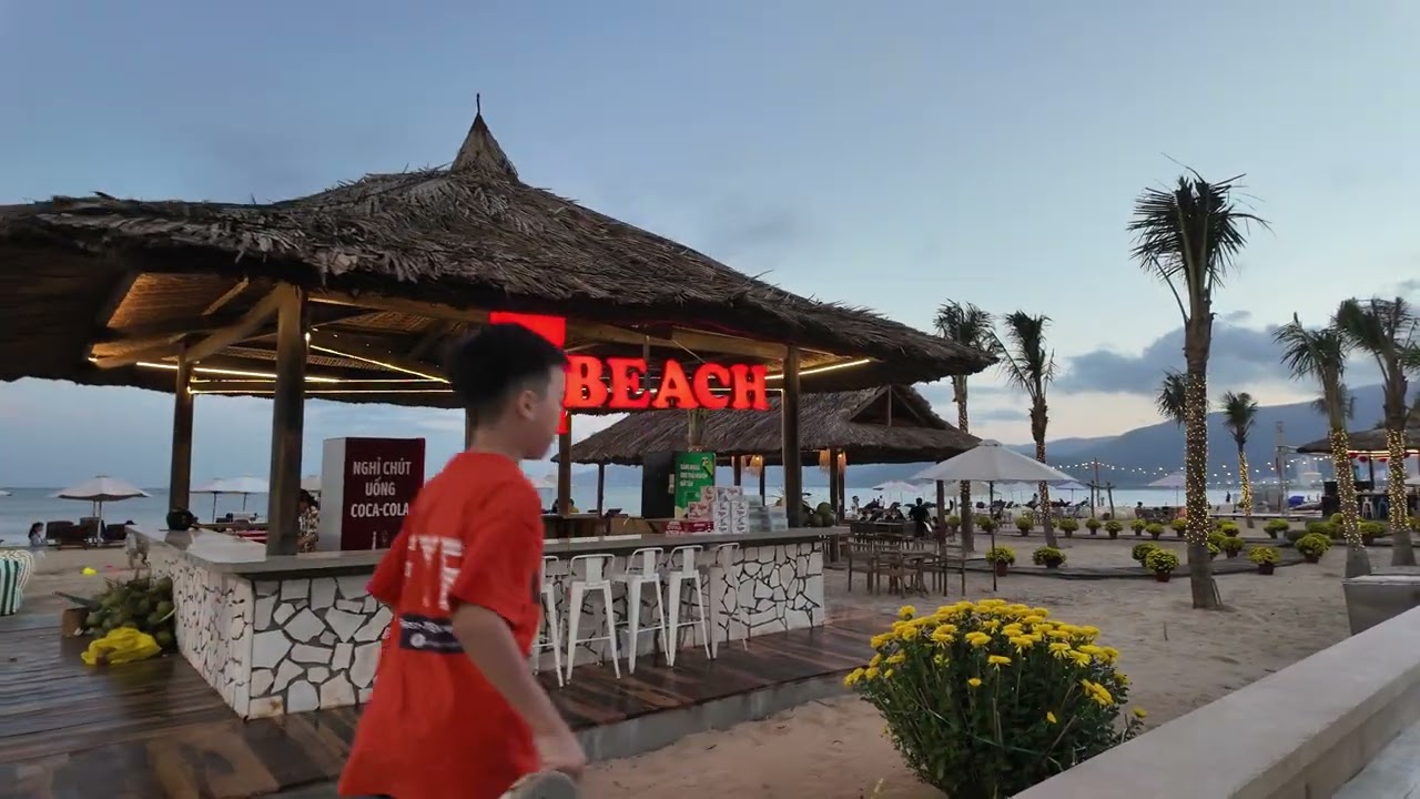 해변에서 석양과 배구보기 Watching  Beach Valley ball  in Sunset