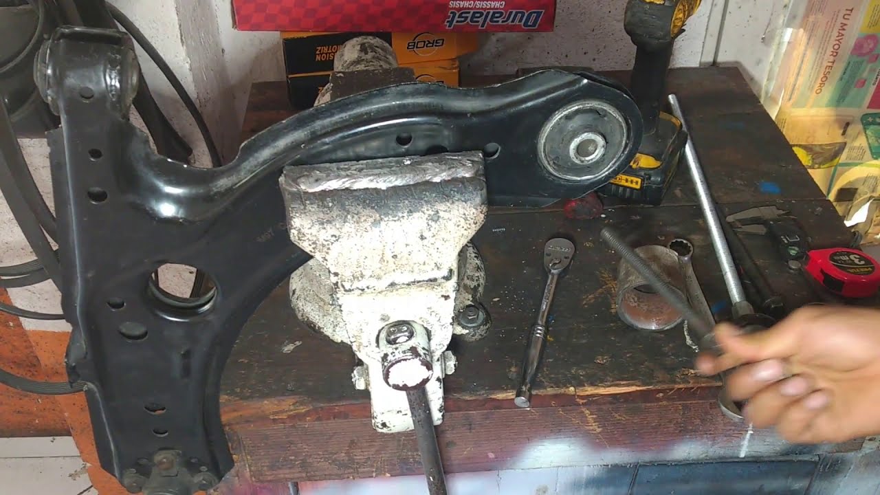 Como cambiar bujes de horquilla de jetta A4 o clasico con poca herraminta