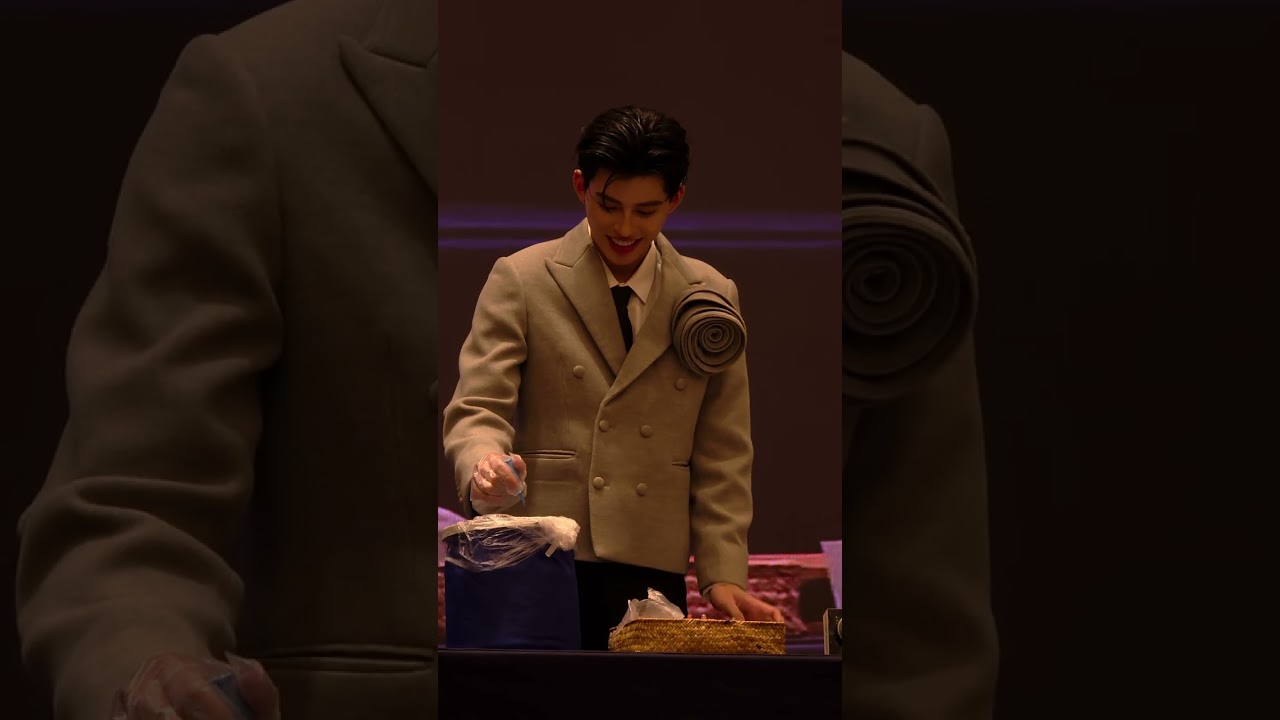 ทำพัด 1 #PondFanEventinShanghai 5 Oct 25