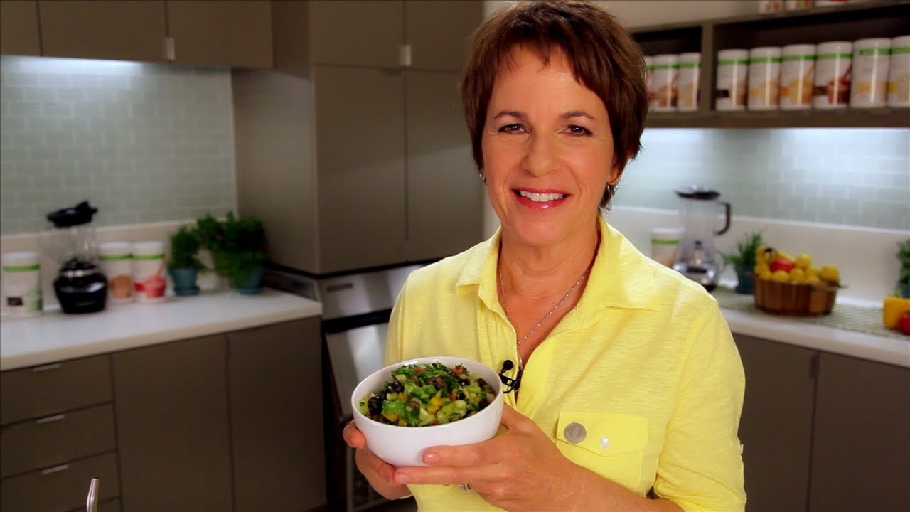 Receta de ensalada fresca: Una ensalada israelí clásica con un toque moderno | Recetas Herbalife