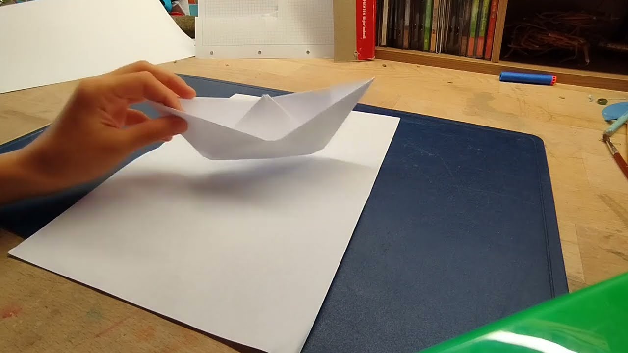 Papierboot bauen - Papierschiff falten - Origami basteln - einfaches Schiff