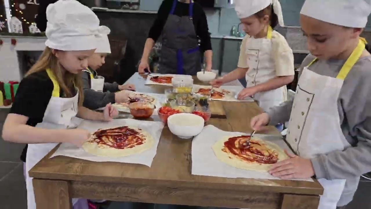 Kids Baking Pizza Together with Friends 🍕 | Fun Cooking Time