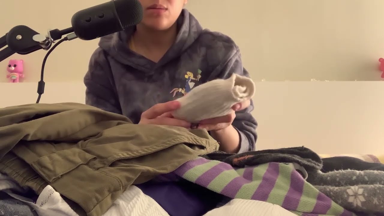 ASMR “Doblando mi ropita mientras charlamos largo y tendido” #whispering