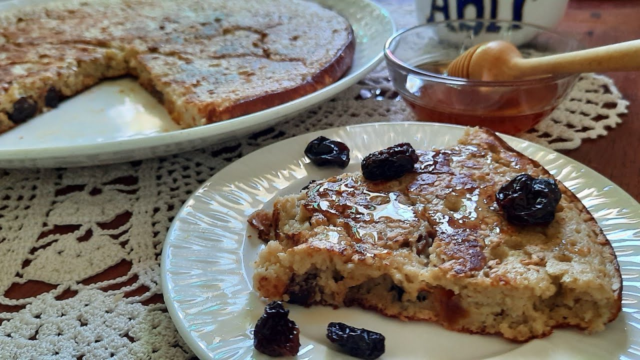 فطيرة بالموز/شوفان/فواكه جافة لذيذة Pancake/ďavoine/banane/fruits sec