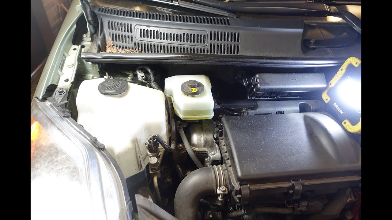2007 Toyota Prius Flushing the Brake System Without Using a Scan Tool