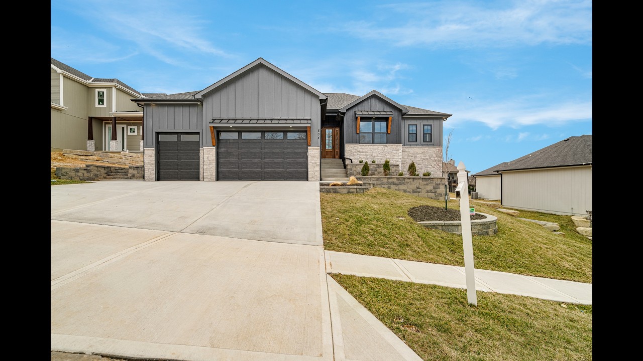 804 SE Pine Ct, Blue Springs, MO