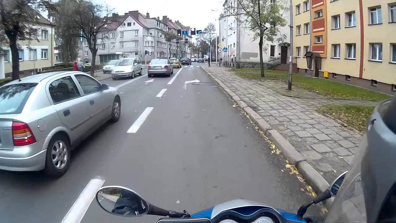 |Jazda skuterem po mieście 1| (Riding a Scooter Around Town)|Benzer Barnet Gp 50| |2014| |HD|