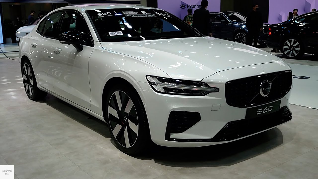2025 Volvo S60 Recharge T8 Plug-in Hybrid / In-Depth Walkaround Exterior & Interior