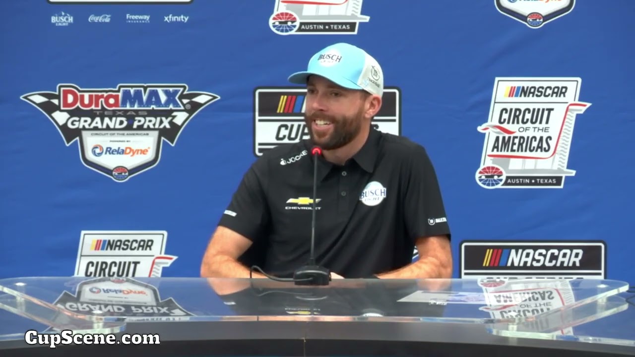 Гонка NASCAR на трассе COTA, февраль 2026 года: Росс Честейн перед стартом.
