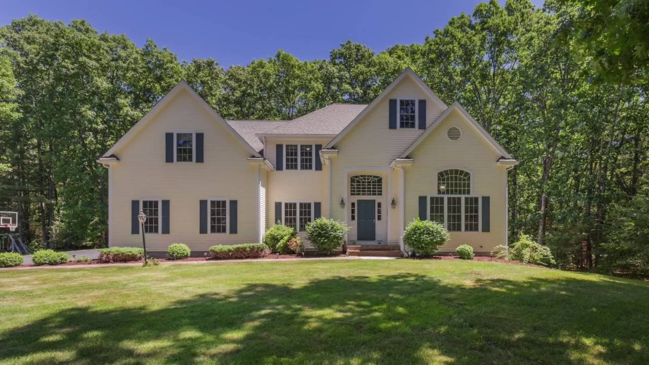 118 Colonial Ridge Dr, Boxborough MA -  Carole Perini - Tel 978-807-9171