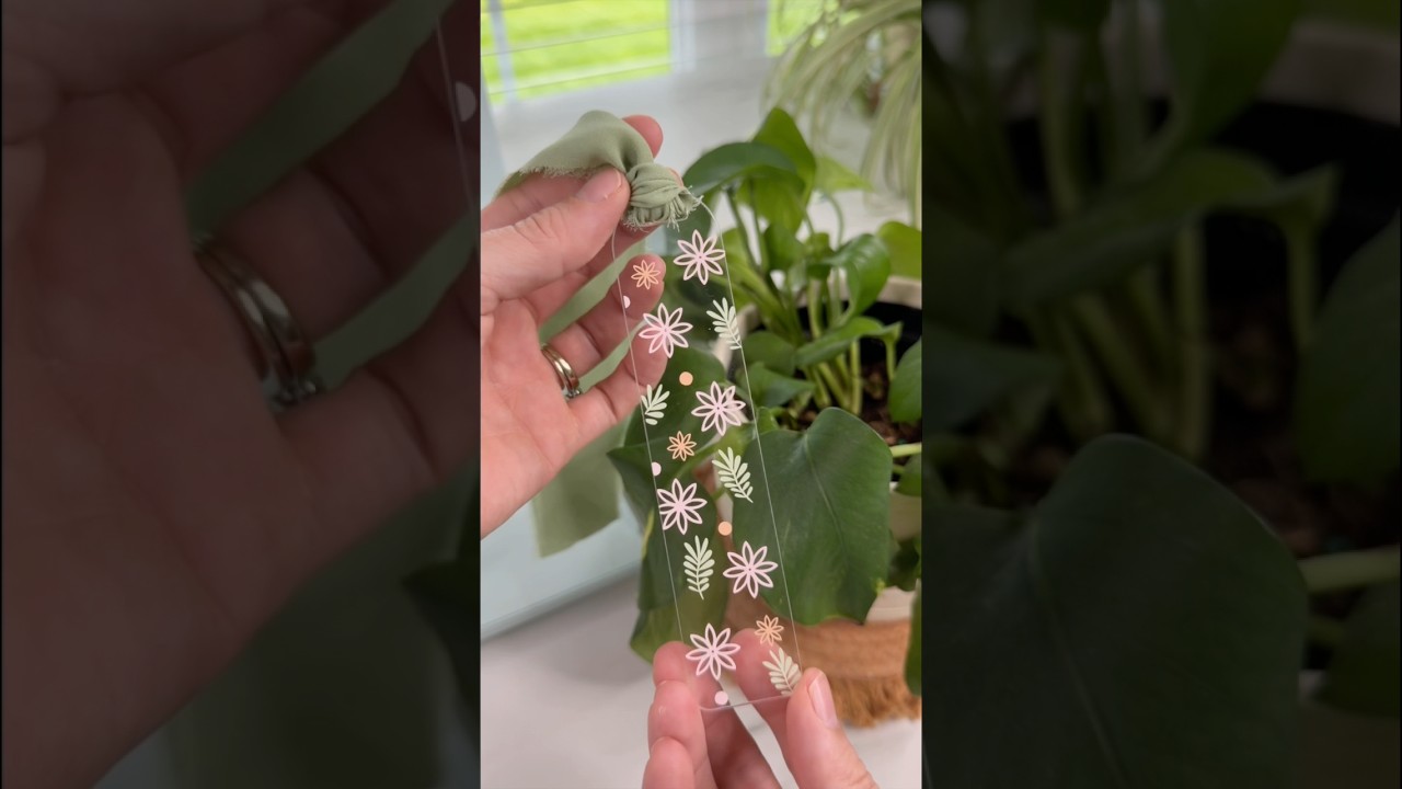 Acrylic Bookmark With Cricut! 📚🌸 #cricut #booktok #diy