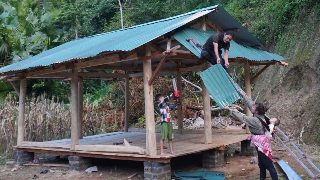 After Many Days of Hard Work, Our New Farm House Roof Is Finally Complete, SURVIVAL ALONE