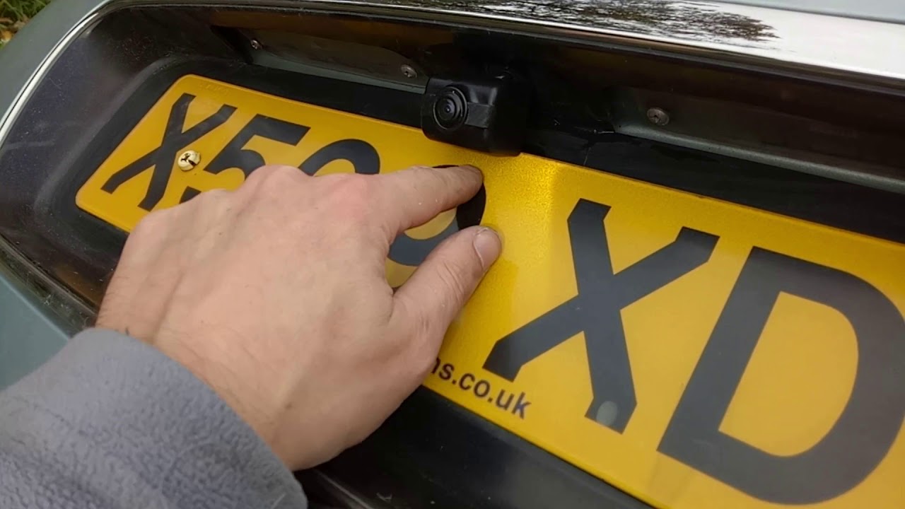 Fitting an AutoVox TD-2 Digital Wireless Reversing Camera to my Rover 45 V6.