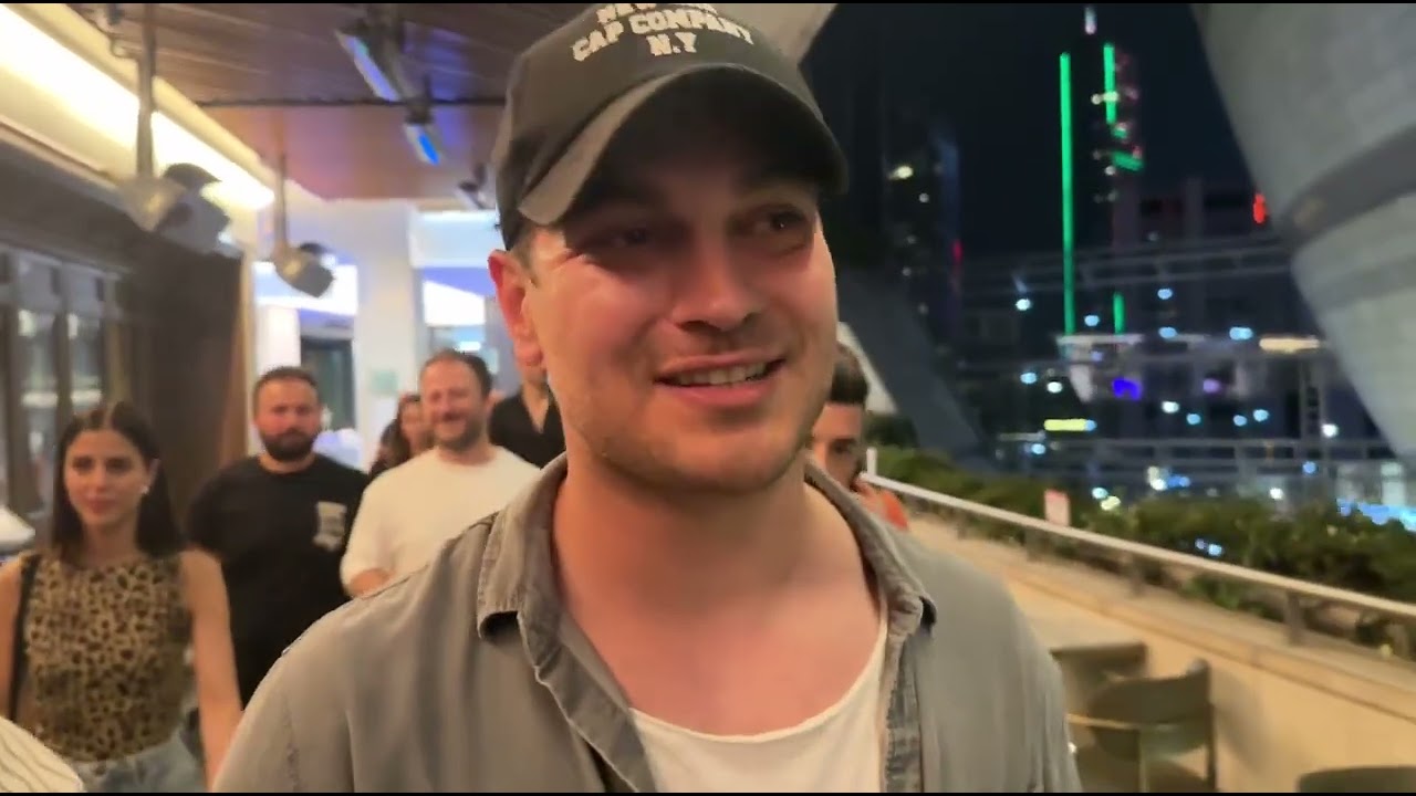 Çağatay Ulusoy, aniden önüne atlayan erkek hayranına ne tepki verdi?