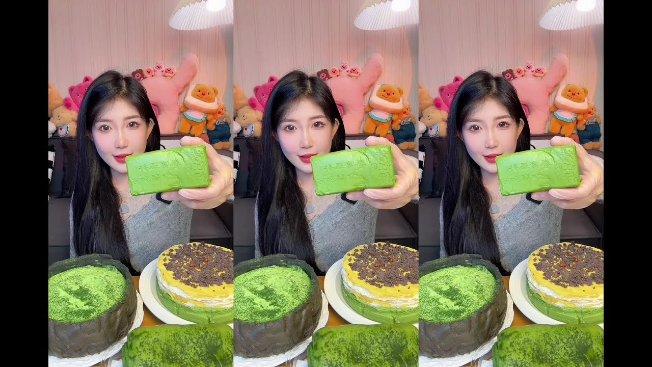 CHINESE MUKBANG SWEETFOOD,CAKE EATING SHOW EATING SPICY NOODLES xiaoxiao