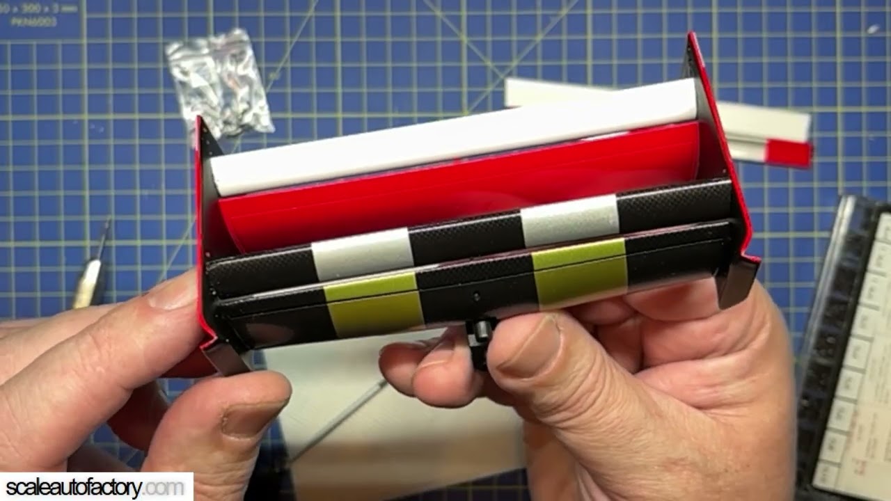 Centauria Ferrari F1-2000 Ausgabe 4 - Heckflügelreparatur