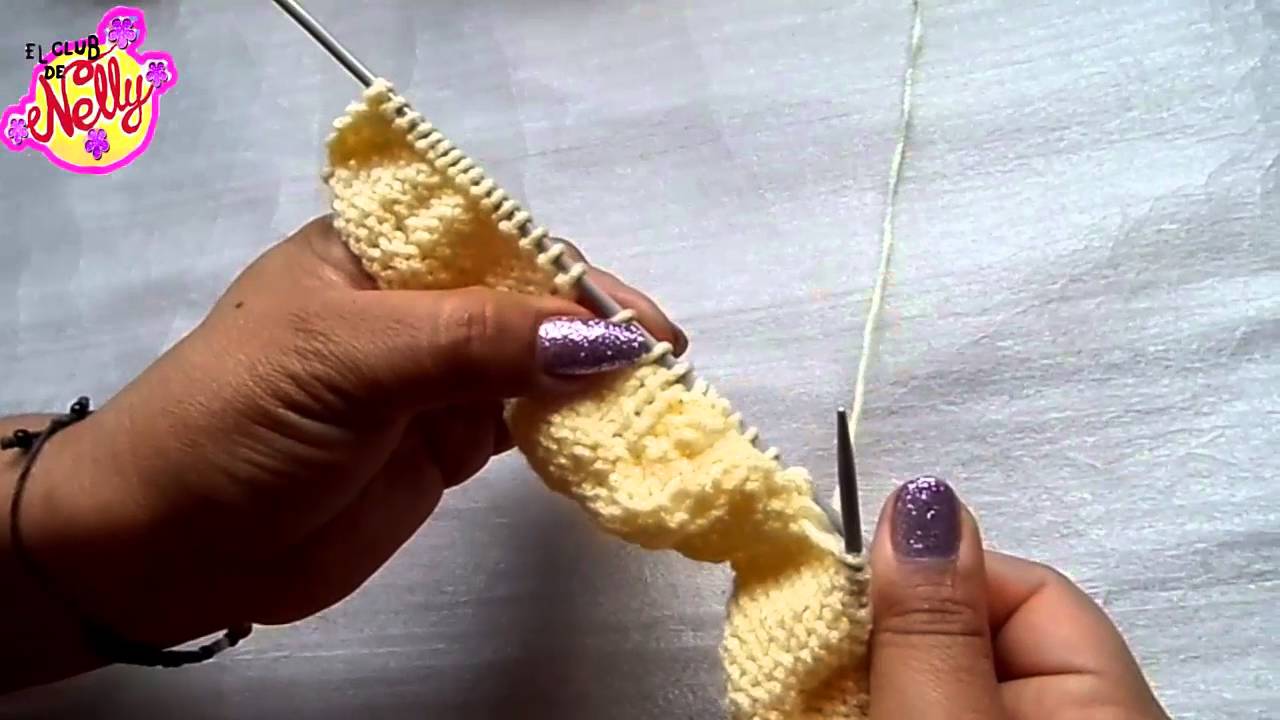 ZAPATITOS TEJIDOS  A DOS AGUJAS