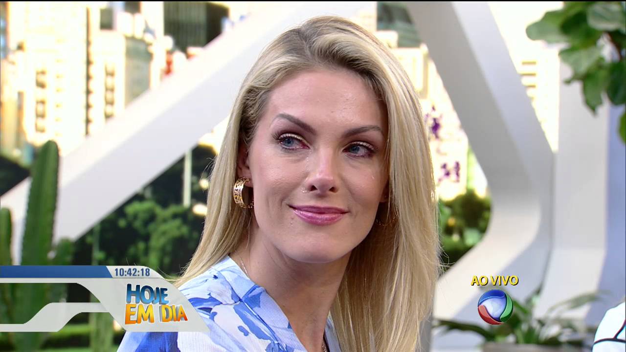 Ana Hickmann retorna ao Hoje em Dia