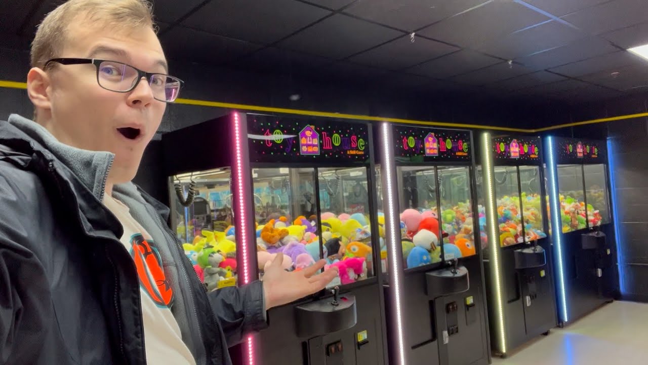 SO Many Claw Machines At The Arcade!