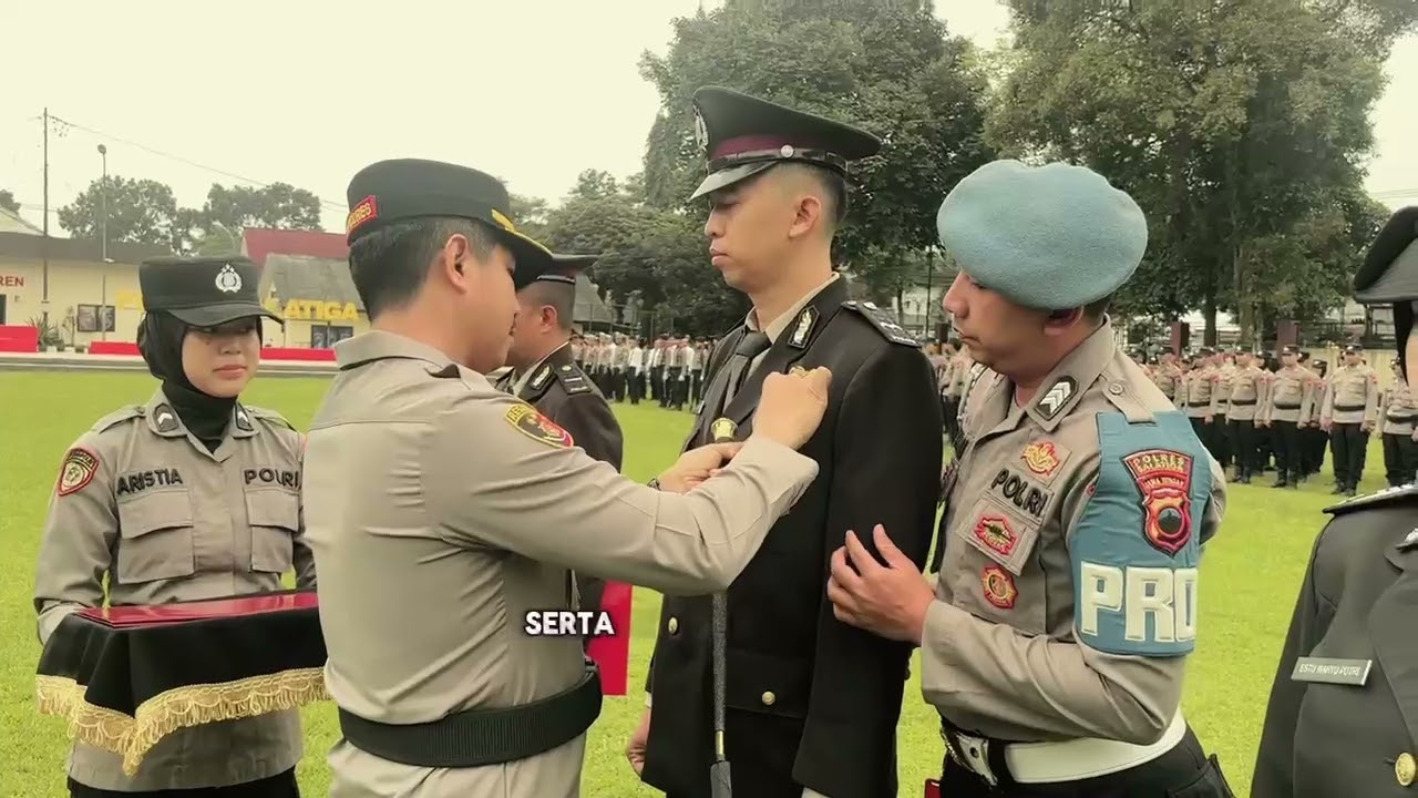Kapolres Salatiga pimpin Upacara Penganugerahan Tanda Kehormatan kepada 28 anggota Polres Salatiga