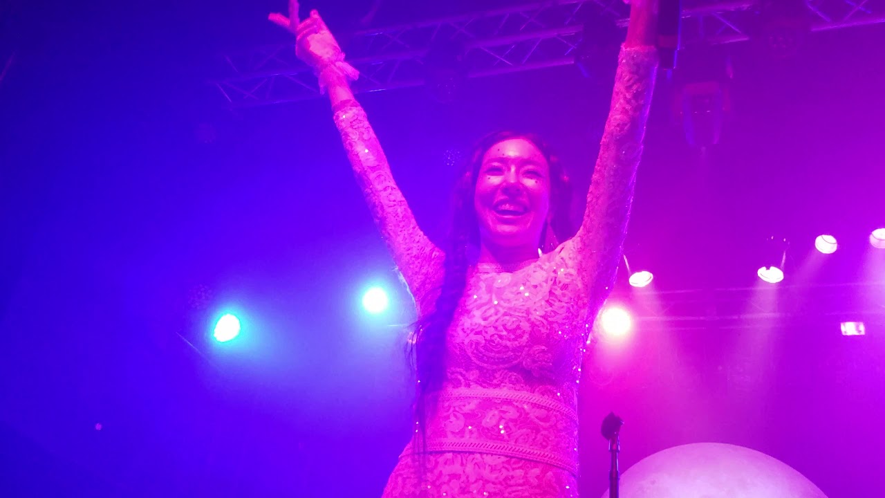 Lips On Lips - 11/12/19 Tiffany Young Raleigh
