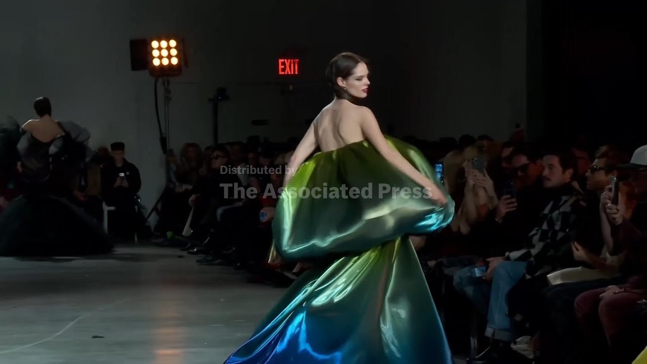 Siriano debuts collection seeped in 'surrealism,' 'fantasy' for NYFW