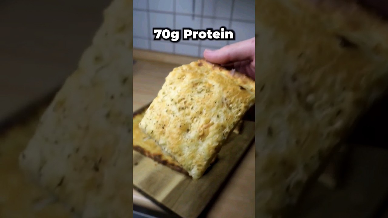 Muskelaufbau K&auml;se-Knoblauchbrot aus Magerquark mit 70g Protein 🚀💪 #muskelaufbau #magerquark
