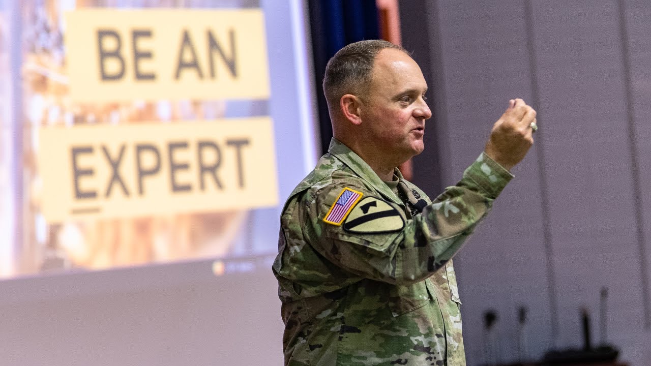 Army science, technology leaders tour laboratory