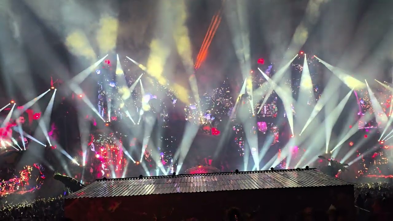 Alesso @ Tomorrowland Brasil 2025 - Heroes vs Never Going Home Tonigh