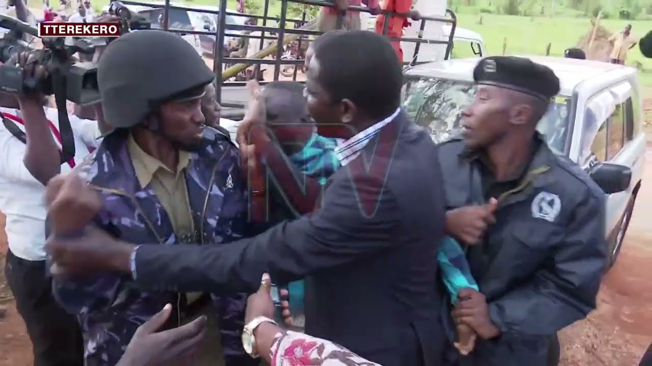 Dr. Kizza Besigye; Biibino ebimu ku byamwawukanya ne gav’t eri mu buyinza