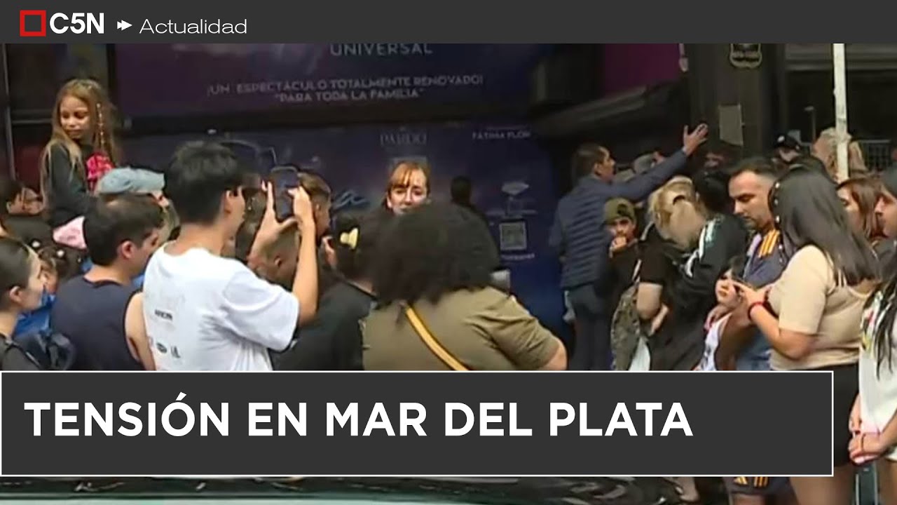 TENSAS MANIFESTACIONES en la puerta del teatro donde se presentará MILEI con FÁTIMA FLOREZ
