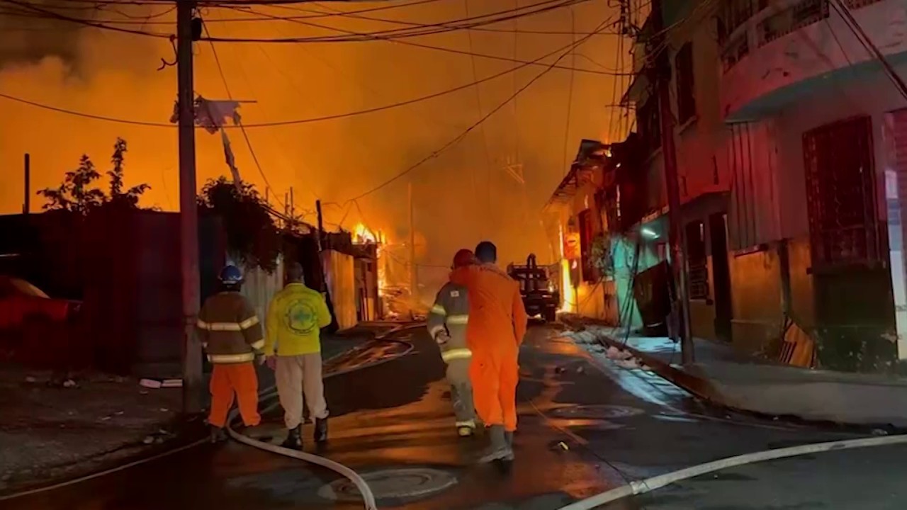 Cinco personas fallecidas en incendio estructural en el centro de San Salvador