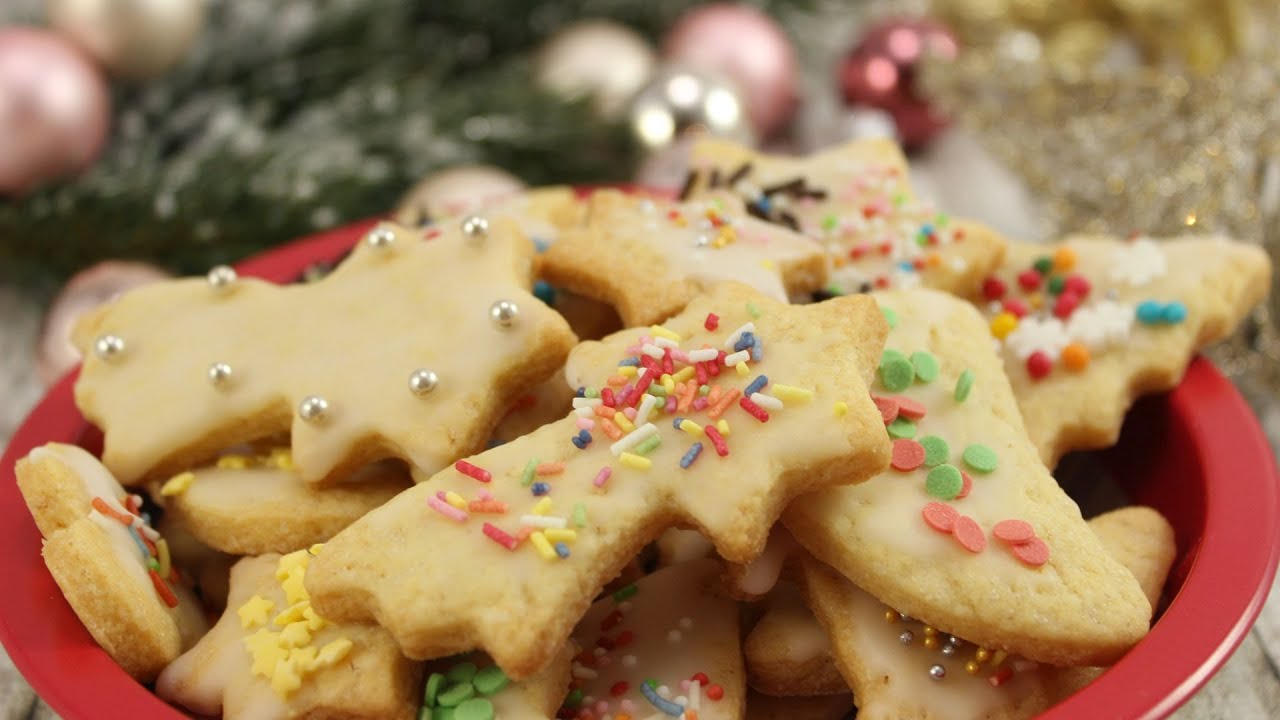 Ausstechpl&auml;tzchen Omas Rezept &hearts; | Weihnachtskekse backen | Keksteig | Pl&auml;tzchen backen mit Kindern