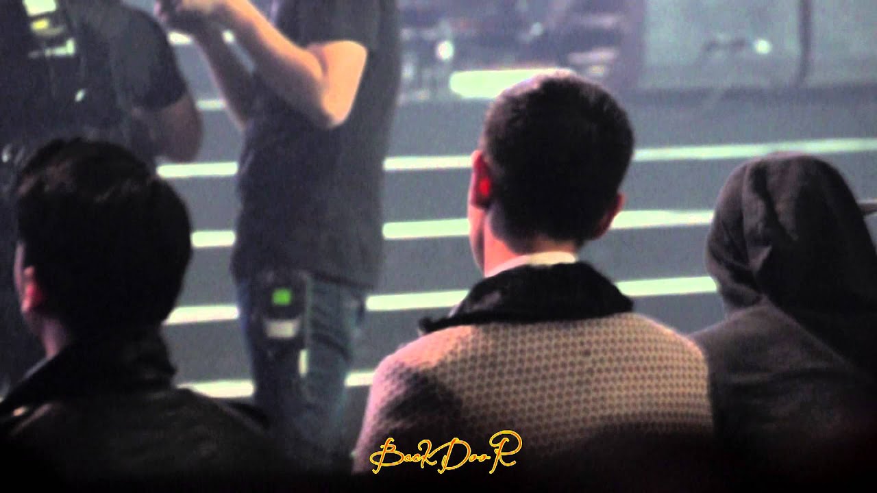 [Fancam] 121130 Bigbang [almost] TOP sitting at artist zone MAMA 2012