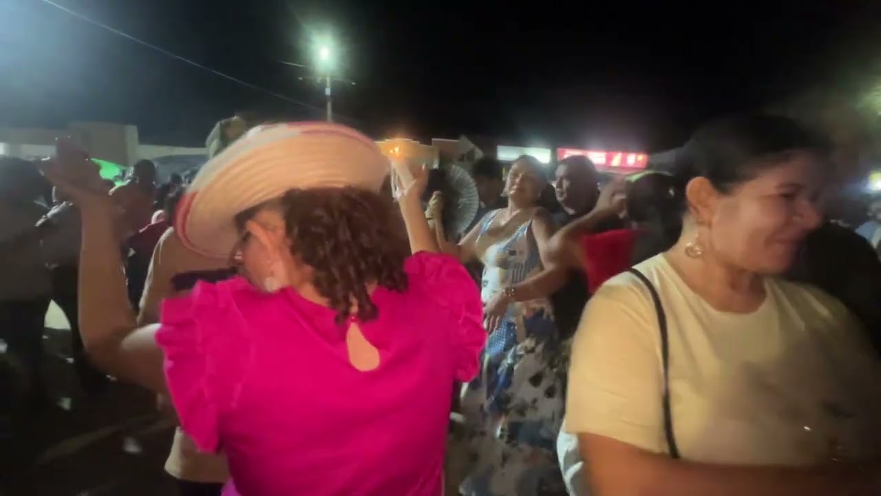 Uno más con súper banda de Colomboy 