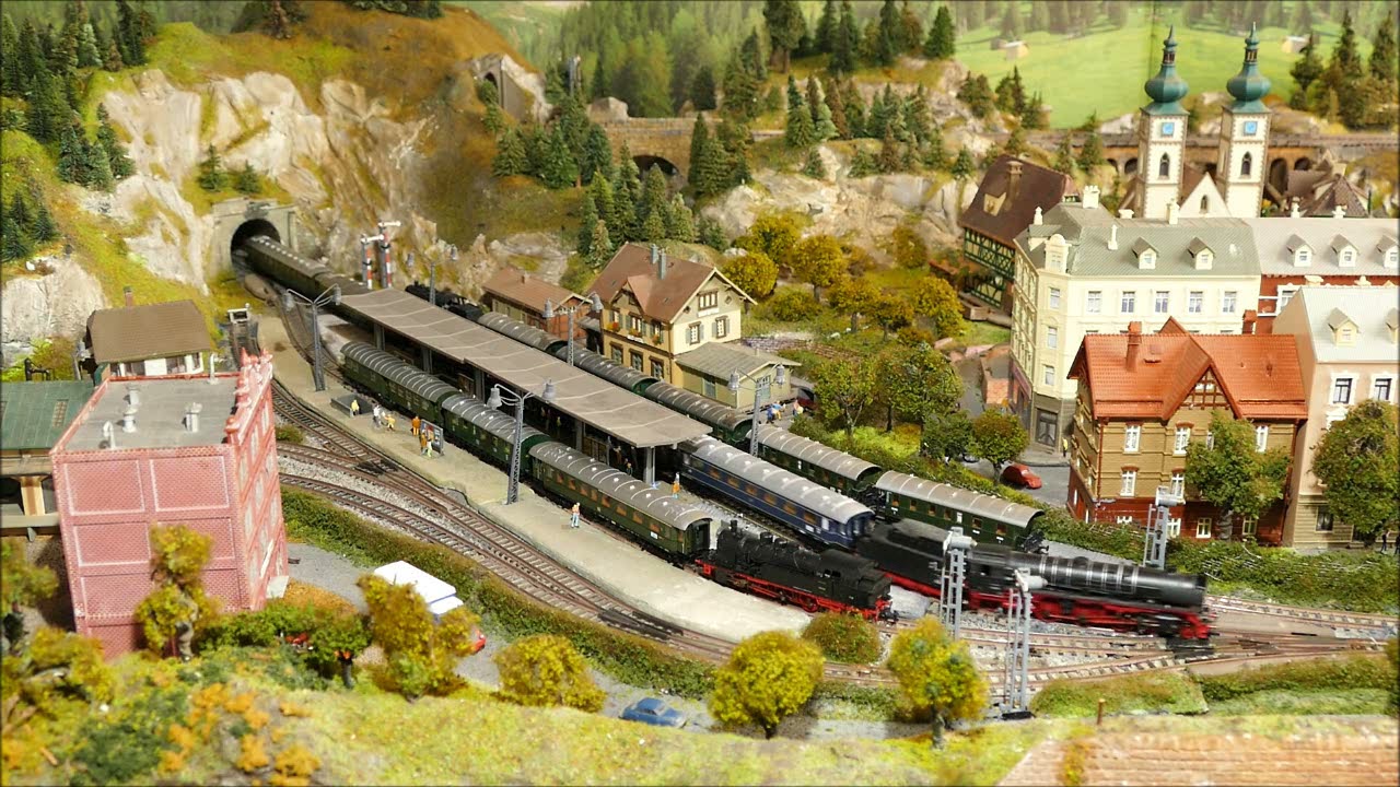 Spur N Modellbahn  1 Runde mit BR 38