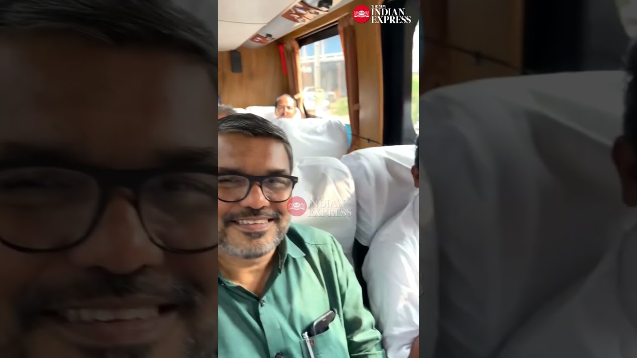 Kerala cabinet ministers travelling in the bus for 'Nava Kerala Sadas' | #PinarayiVijayan #Kerala