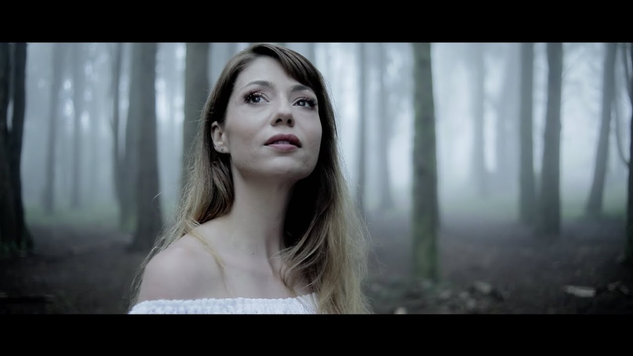 Sofia Escobar - &Eacute; o momento (official video)