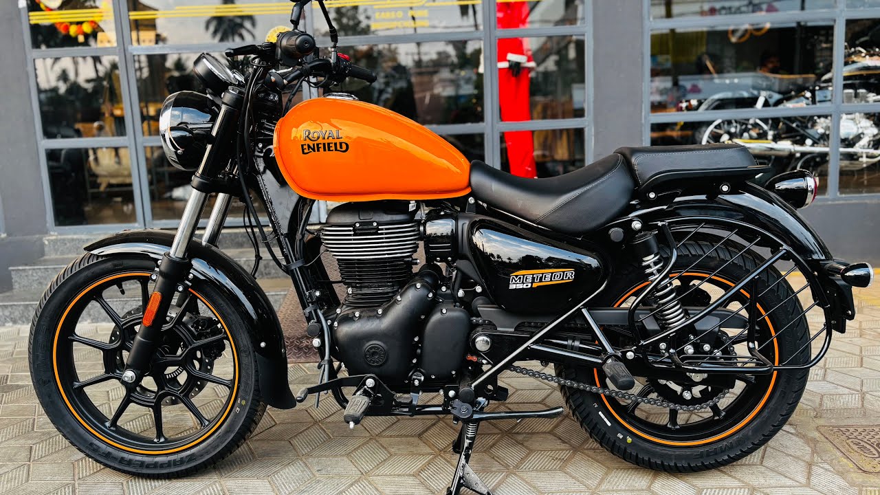 Новый мотоцикл Royal Enfield Meteor 350 Fireball 2026 года выпуска.
