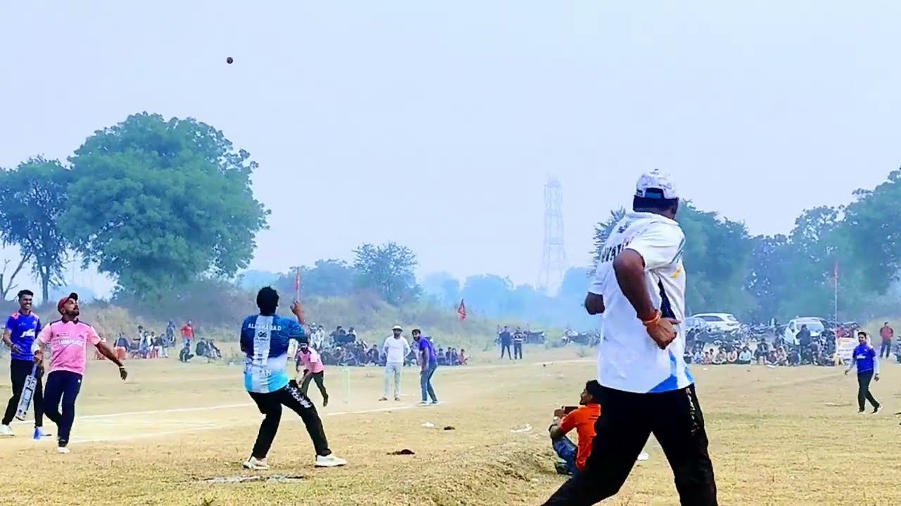 चित्रकूट जिले के पर्दवा गांव में चल रहे क्रिकेट टूर्नामेंट के फाइनल में गोल्हैया ने शानदार जीत हासिल